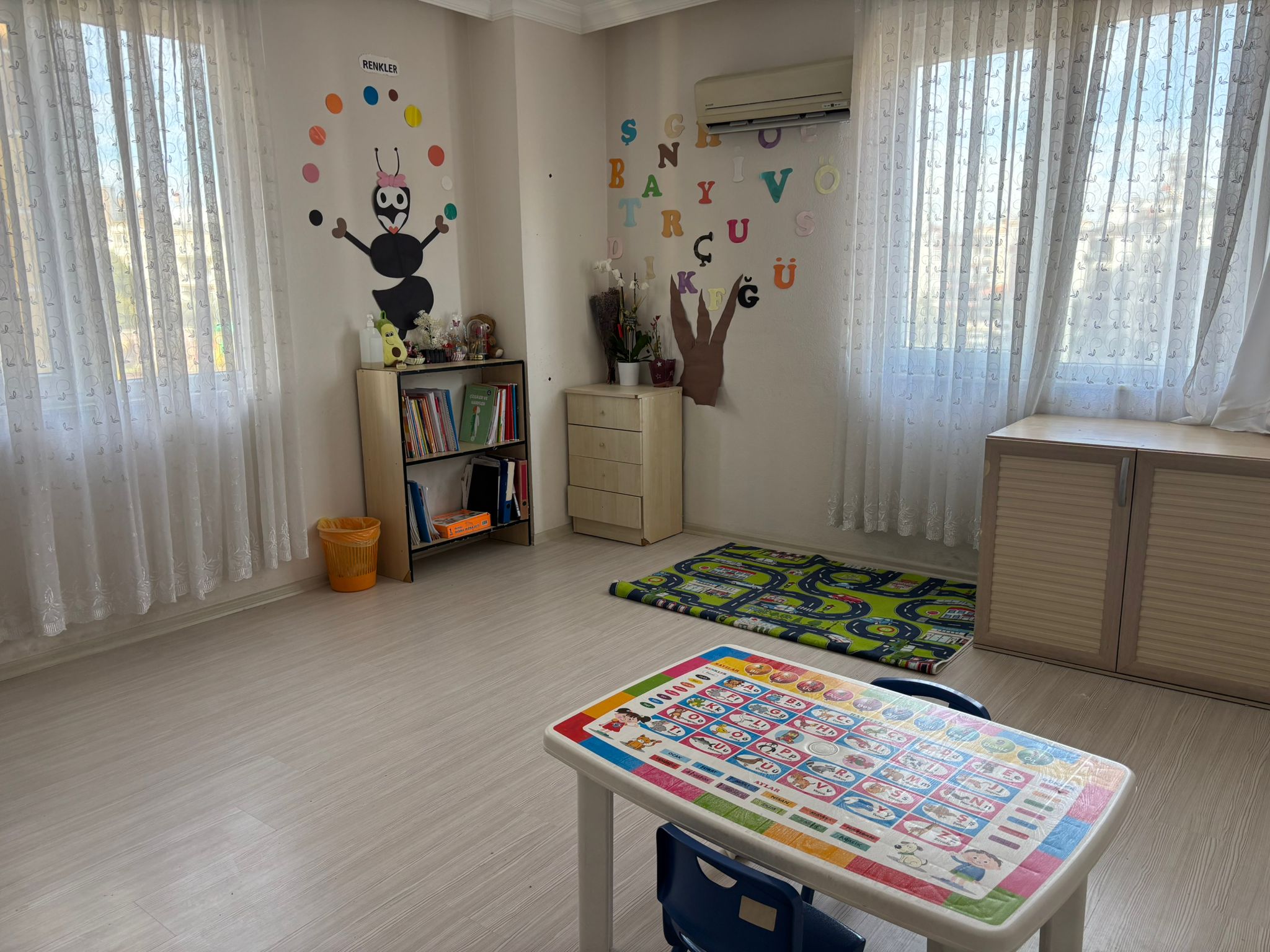 Umut Yolcuları Merkez - Çalışma Salonu